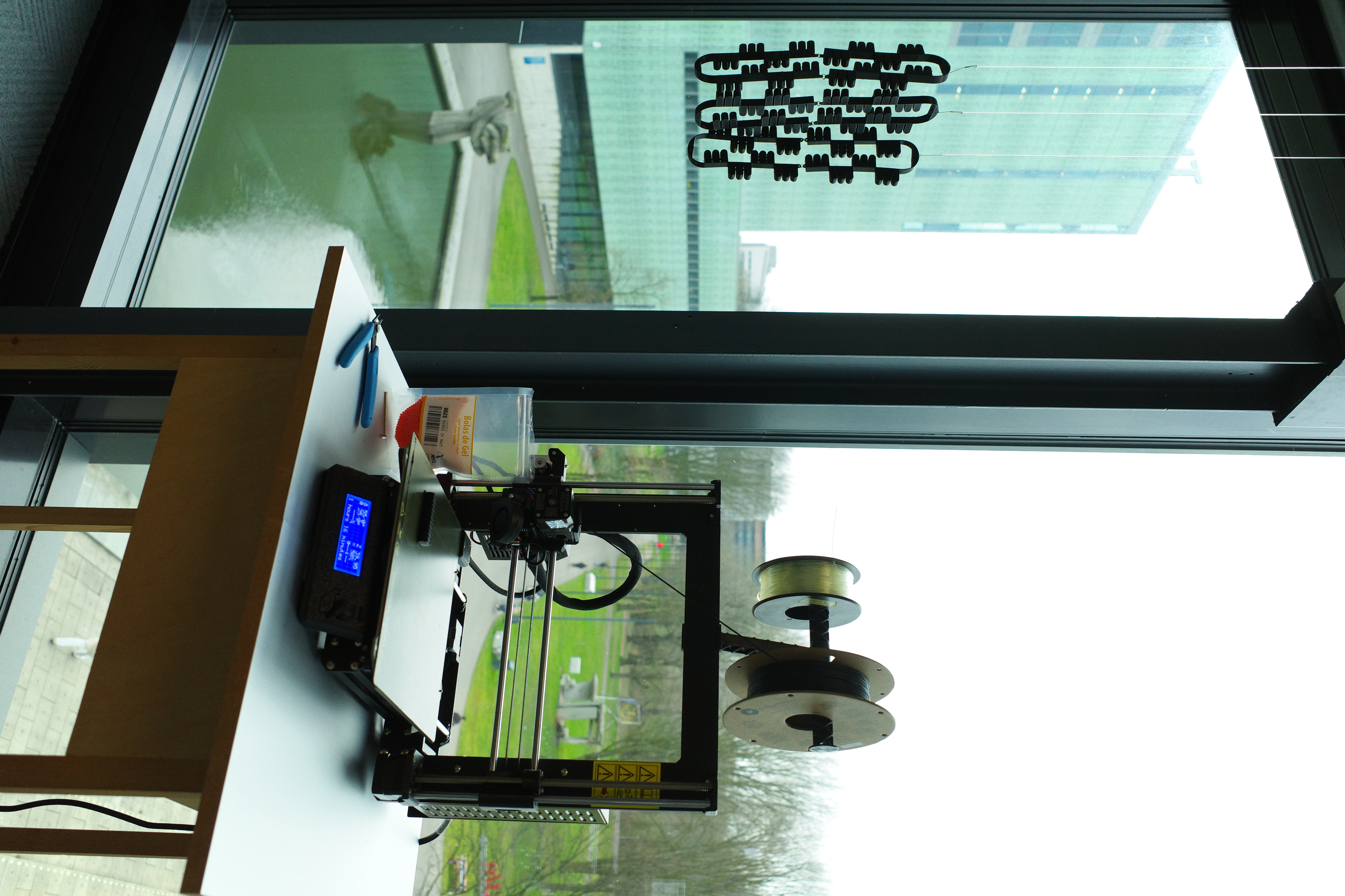 Detail of hydrogel bead actuation in a printed structure